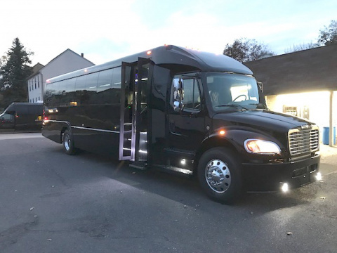 Luxury-Coach-32-Passenger_480x360